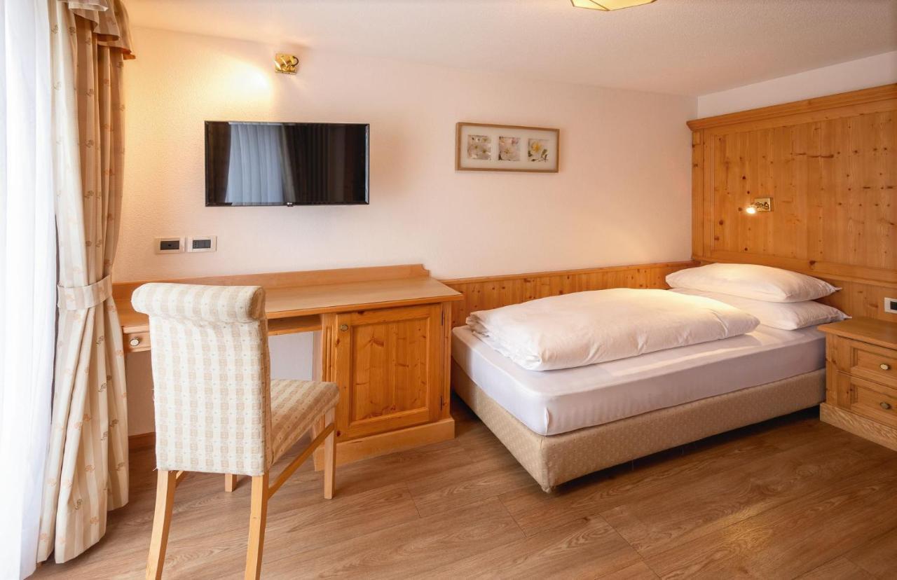 Hotel Villa Eden Corvara In Badia Luaran gambar
