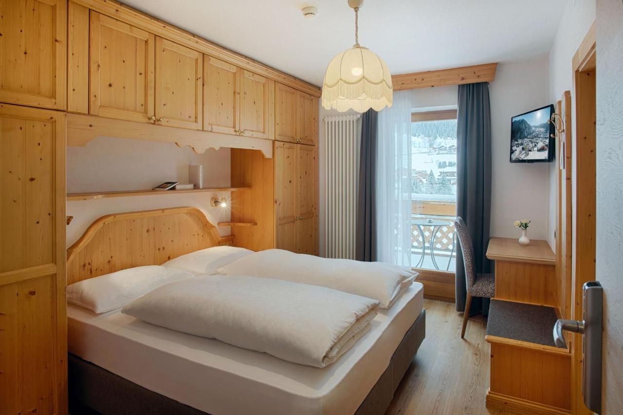 Hotel Villa Eden Corvara In Badia Luaran gambar