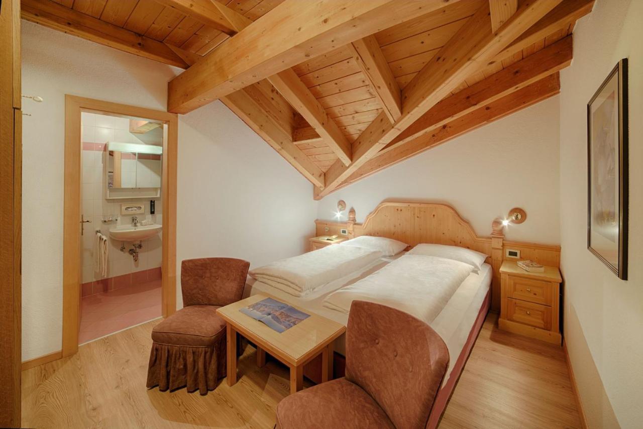Hotel Villa Eden Corvara In Badia Luaran gambar