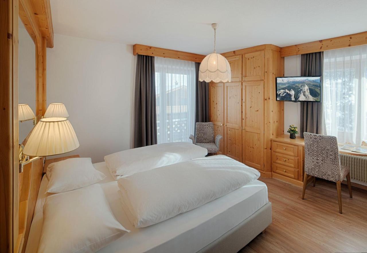 Hotel Villa Eden Corvara In Badia Luaran gambar