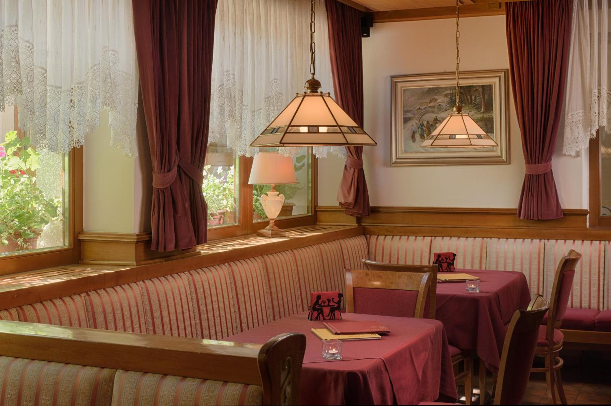 Hotel Villa Eden Corvara In Badia Luaran gambar