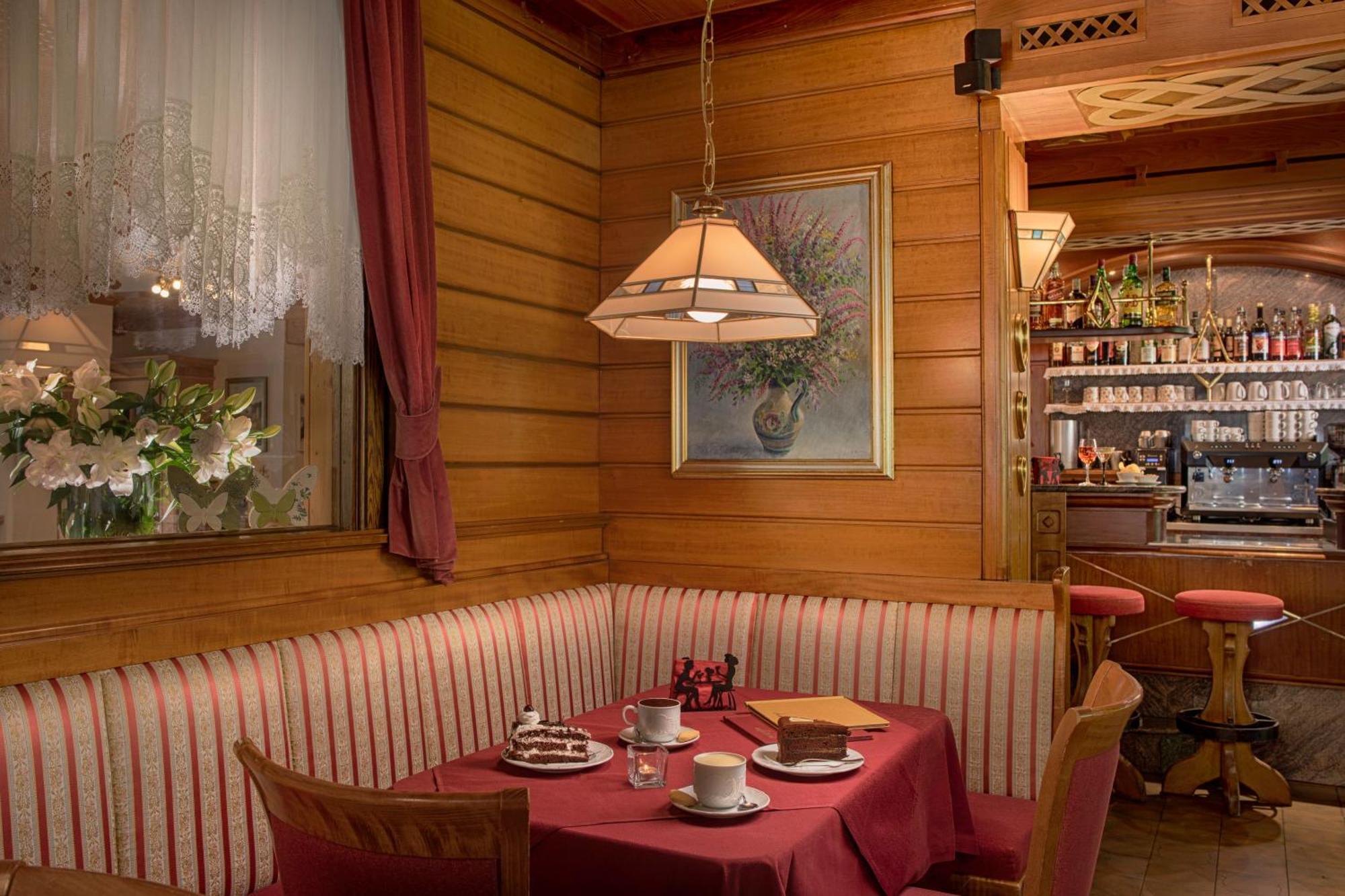 Hotel Villa Eden Corvara In Badia Luaran gambar