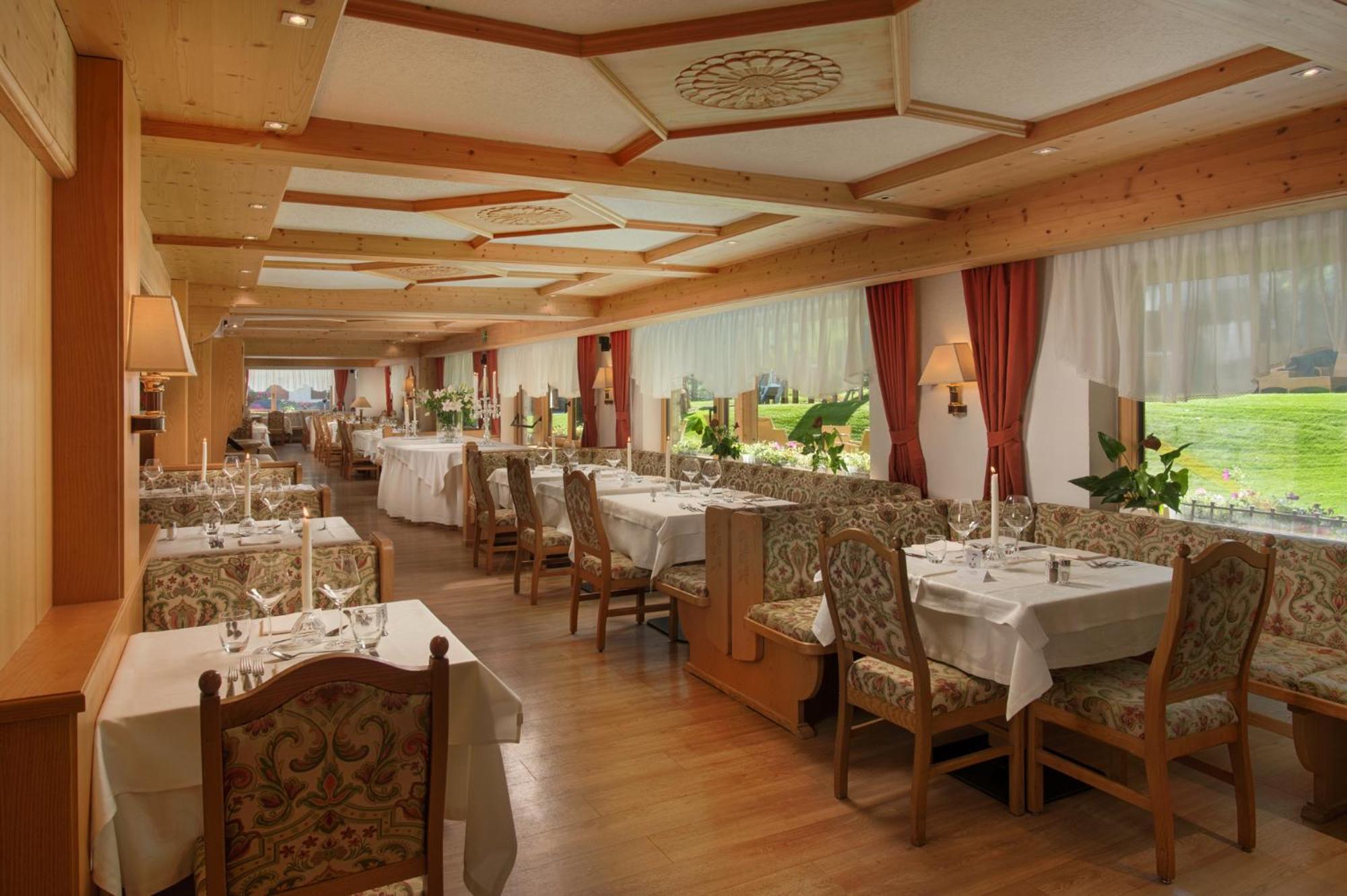 Hotel Villa Eden Corvara In Badia Luaran gambar