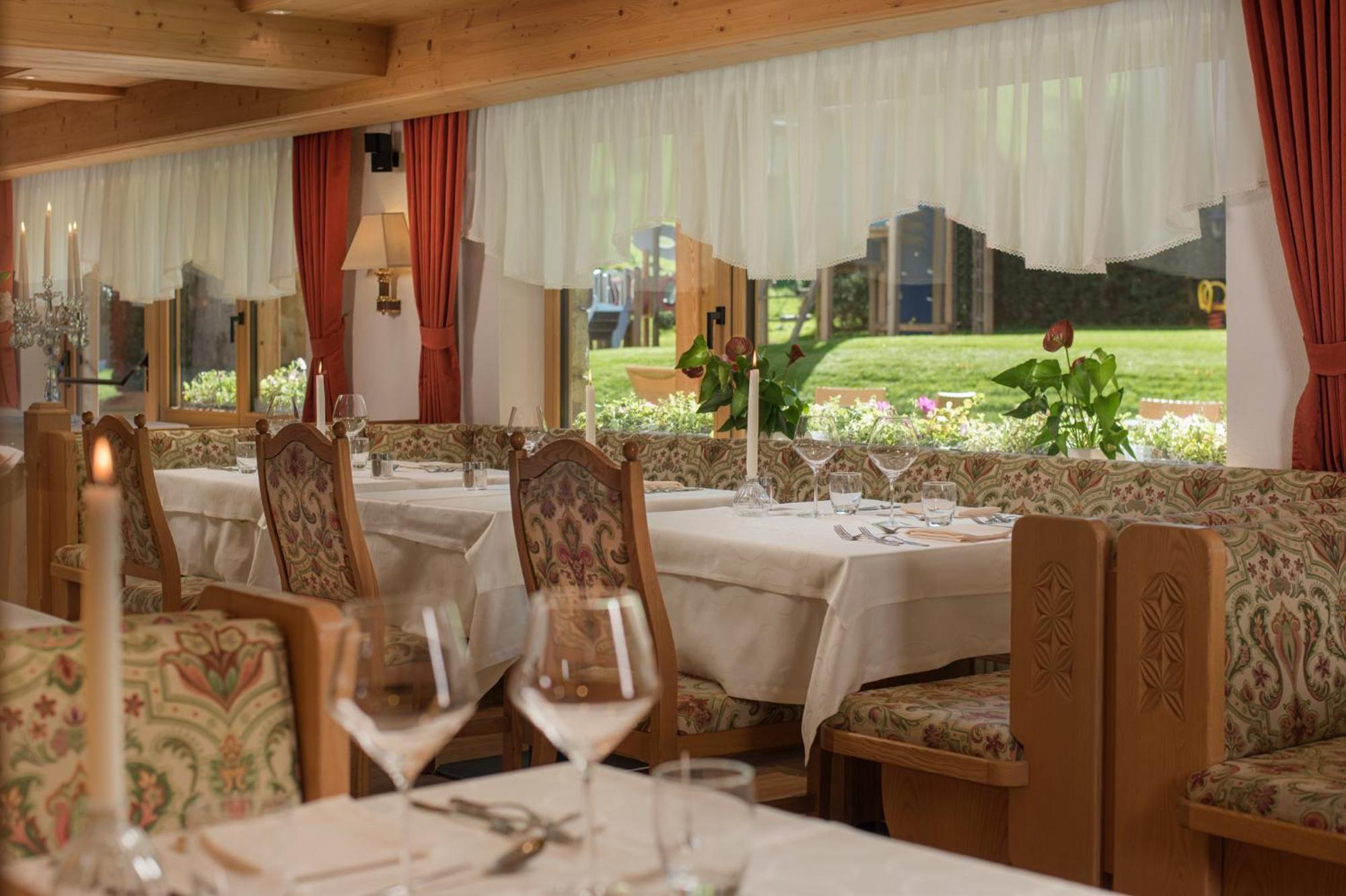 Hotel Villa Eden Corvara In Badia Luaran gambar